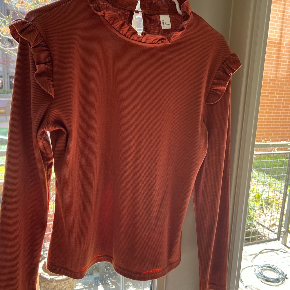 Ruffle Long sleeve top